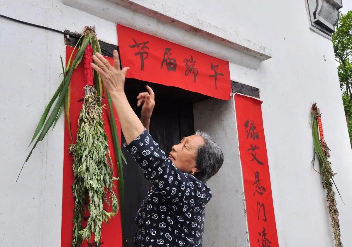 端午戴五彩绳为什么(端午五彩手绳简单编法)插图3