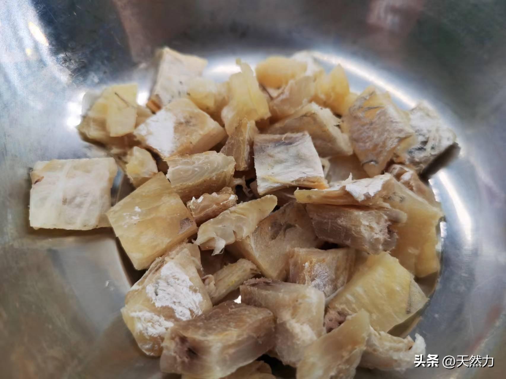 咸鱼茄子煲怎么做才香才好吃(咸鱼茄子煲怎么做好吃又简单)插图4