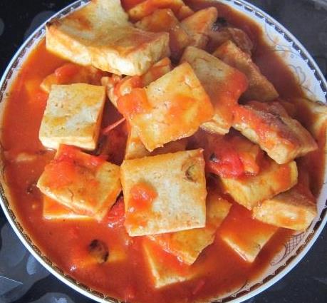 西红柿烧豆腐怎么烧好吃(西红柿烧豆腐怎么做才好吃)插图