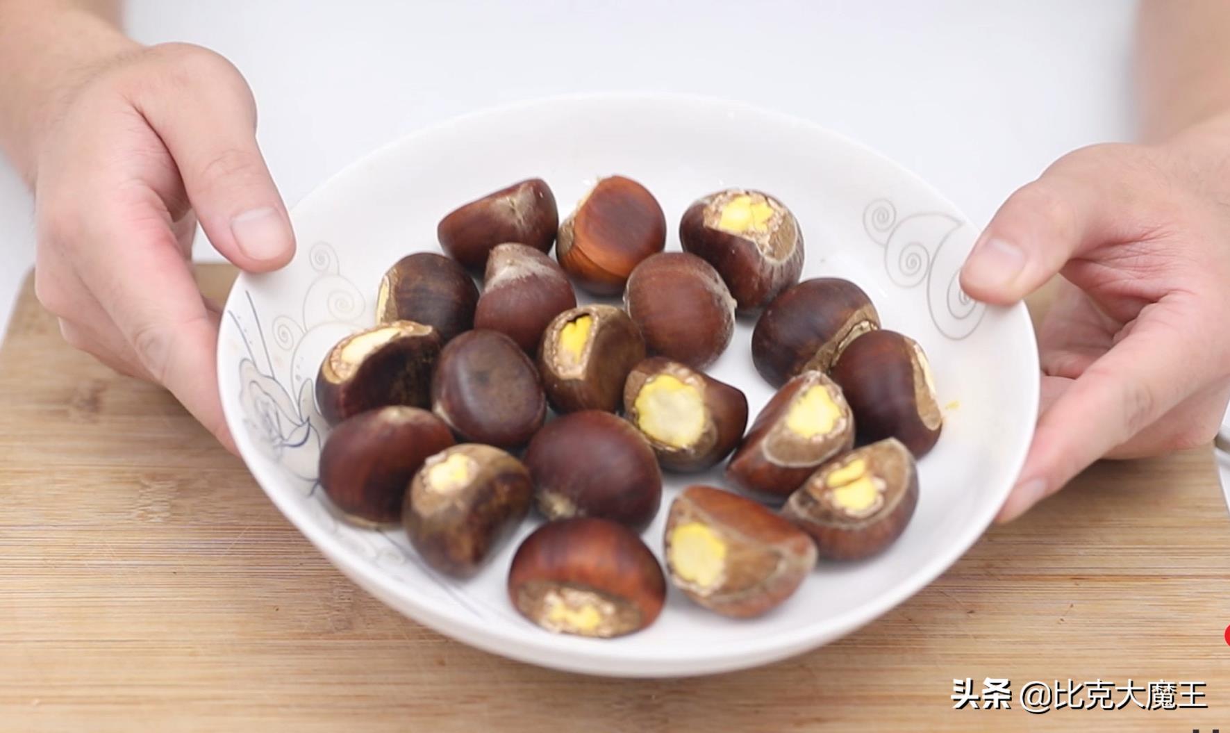 栗子怎么剥皮(板栗二层皮怎么剥)插图3