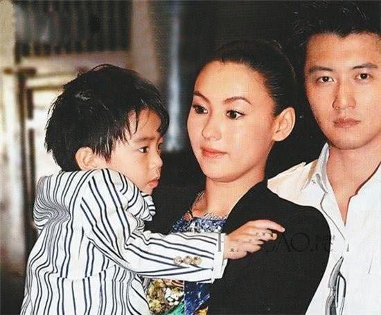 谢霆锋王菲感情经历(80后爱上60后爱情跨越20年)插图2