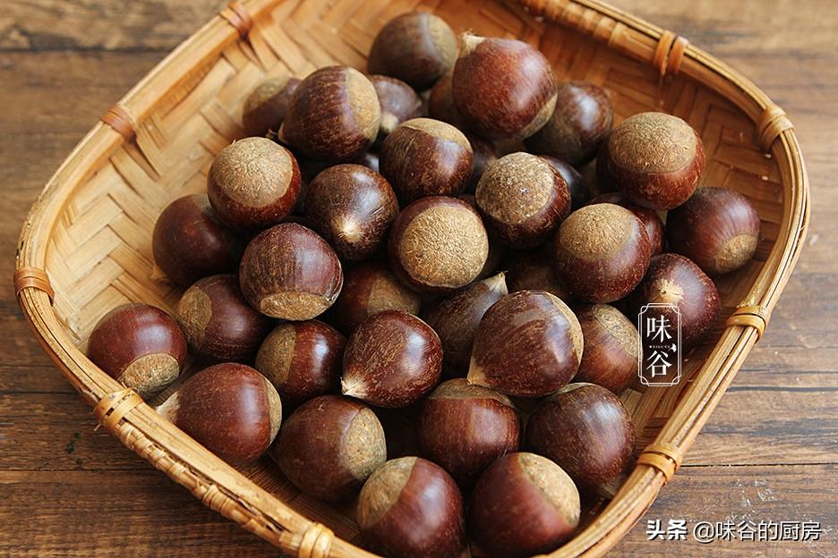 板栗去壳怎么煮好剥皮(煮生板栗怎么好剥皮小妙招)插图2