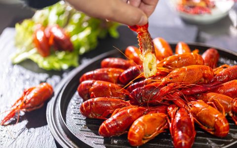 小龙虾焯水要放料酒吗(小龙虾焯水放料酒吗)