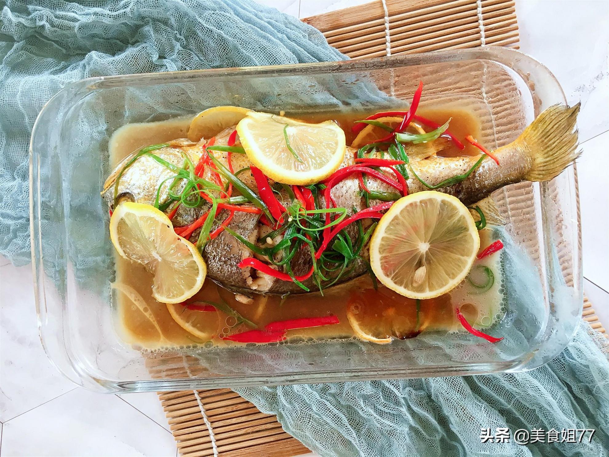 泡柠檬水用开水还是冷水(柠檬用热水还是冷水泡)插图3