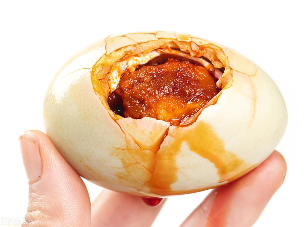 咸鸭蛋放冰箱要洗吗(咸鸭蛋放冰箱用洗吗)插图