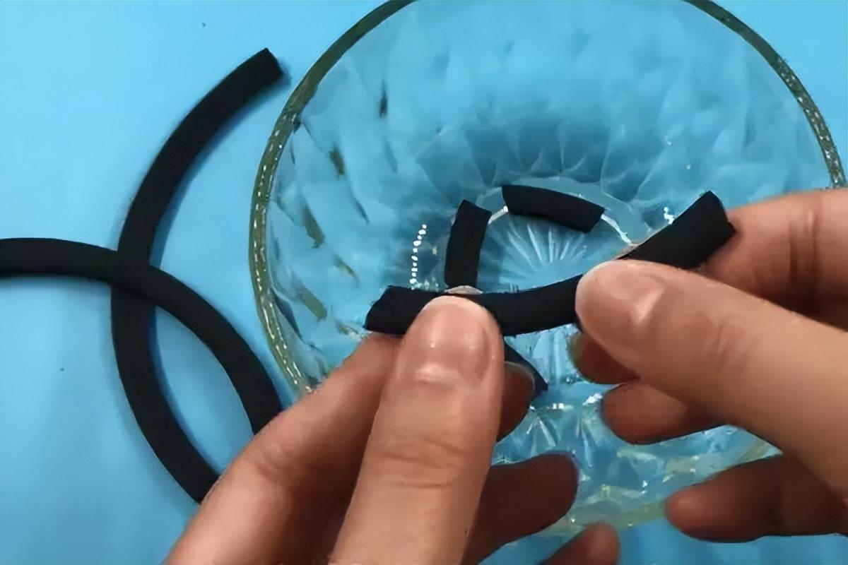 蚊香掰断放水里还有用吗(蚊香能不能放水里)插图1