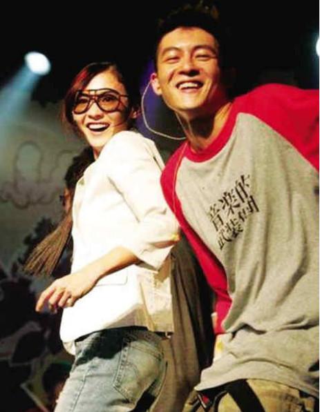 谢霆锋王菲感情经历(80后爱上60后爱情跨越20年)插图4
