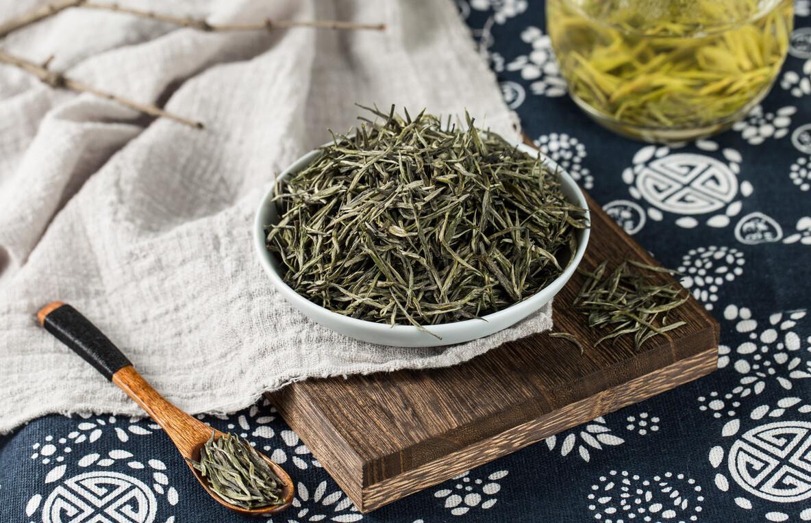 喝绿茶有什么好处(喝绿茶对高血压有好处吗)插图1