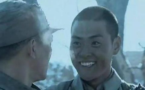 军官要什么级别才配警卫员(军官什么级别配警卫员)