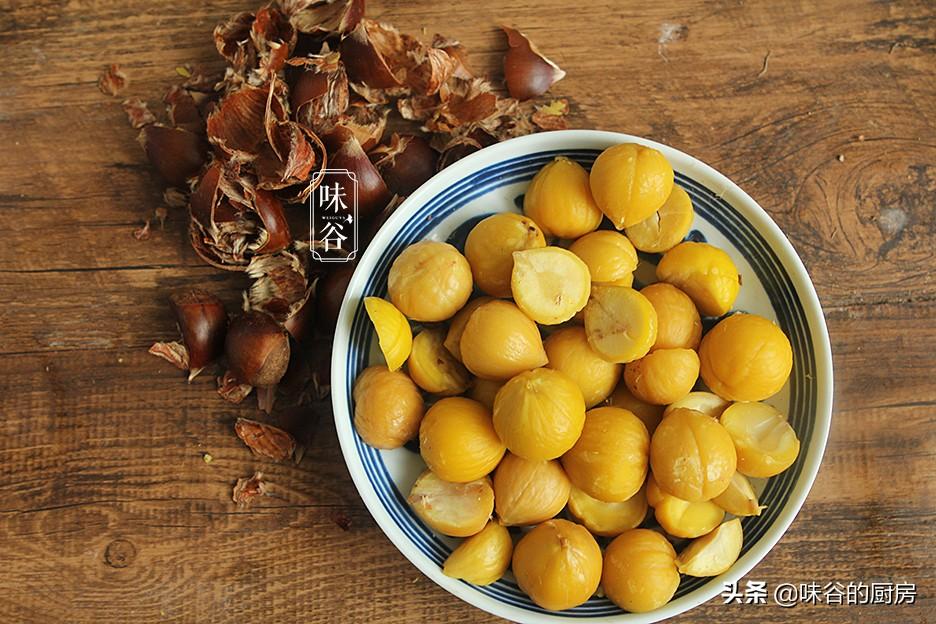 板栗去壳怎么煮好剥皮(煮生板栗怎么好剥皮小妙招)插图1