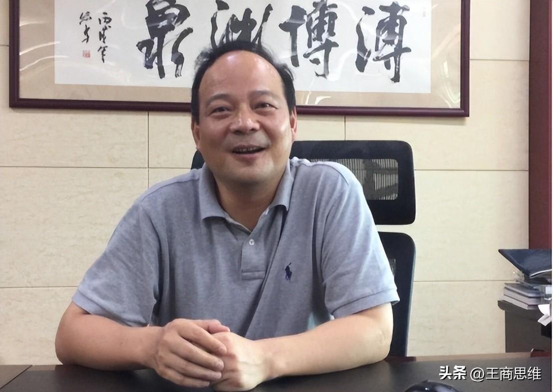 香港2023年十大富豪出炉(李嘉诚屈居第二，8人财富超千亿)插图2
