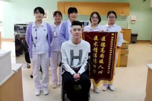 张云雷事件坠台是多高(张云雷事件坠台是怎么回事)插图4