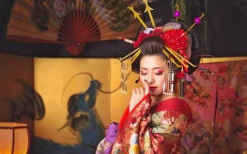 日本花魁是什么身份她们是怎样接待客人的(日本花魁怎么招待客人的)