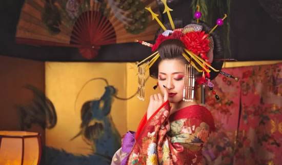 日本花魁是什么身份她们是怎样接待客人的(日本花魁怎么招待客人的)插图