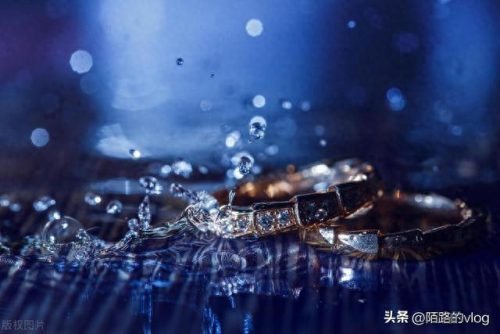 世界十大男生歌曲排行榜(男人必唱的十首歌曲)插图