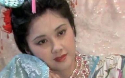 女人只要喝水之后就会怀孕(女人喝水假装怀孕)