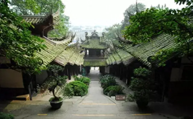 各省十大寺庙排行榜前十名(最好看的寺庙排行榜)插图2