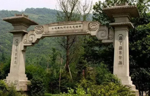 各省十大寺庙排行榜前十名(最好看的寺庙排行榜)插图7