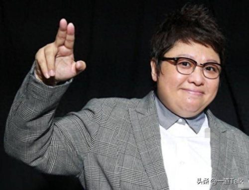 全国十大优秀女歌手排行榜(戴眼镜的女歌手)插图2