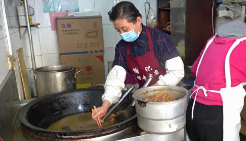 南京十大肥肠店品牌排行榜(人气肥肠店推荐)插图1
