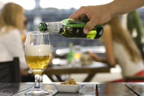喝不完啤酒使用妙招(喝不完的啤酒妙用是什么)插图1