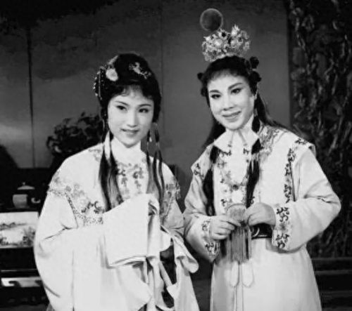 反串玉兰花(反串歌手玉兰花所有视频)插图2