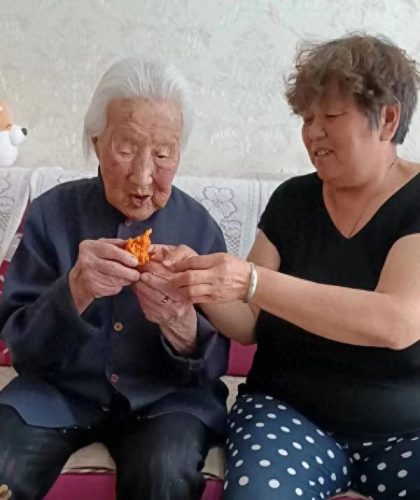 孝敬父母的感人故事(孝敬父母的正能量视频)插图
