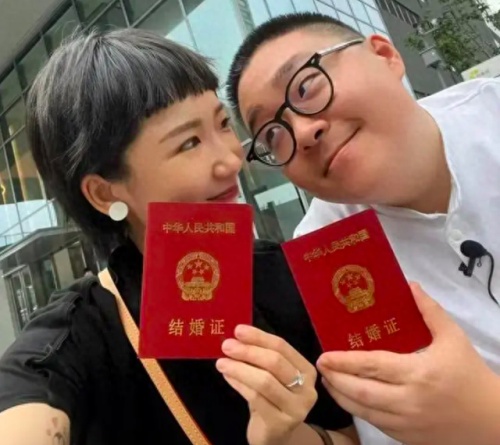 郝劭文第一任老婆是哪位(郝劭文老婆前夫)插图13