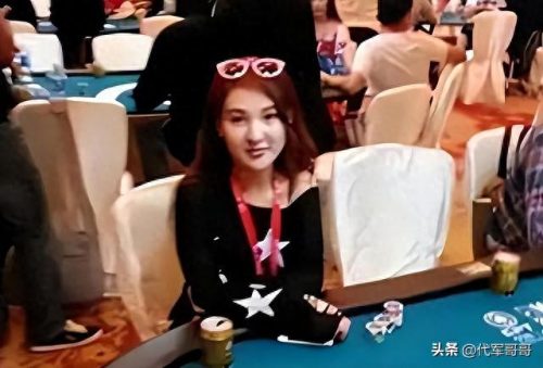 郭美美母亲(45岁风韵犹存有气质的女演员)插图12
