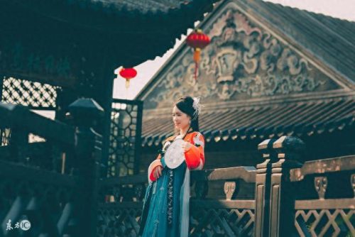 黄三三(4位被永久封杀的网红)插图