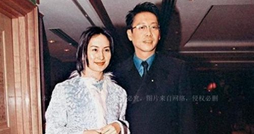 陈百强墓旁被何超琼买了(陈百强何超琼真实视频)插图6