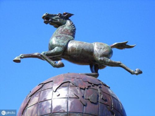 马踏飞燕图片(马踏飞燕是什么意思)插图6