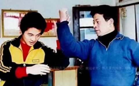 李连杰的爷爷是给(李连杰)