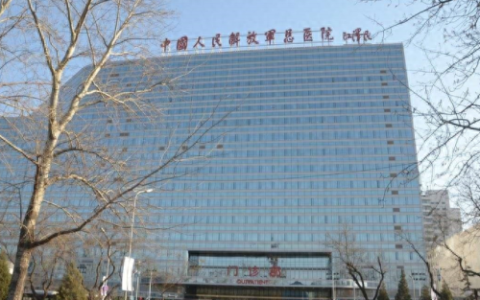 301昆明(昆明火车站2013原视频)