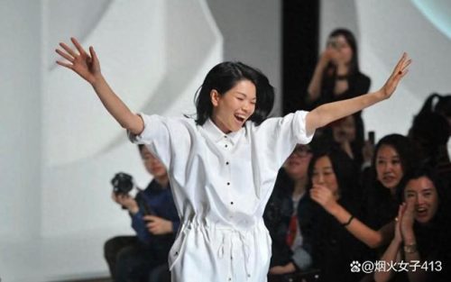 天天向上的女模特(天天向上的小美女)插图