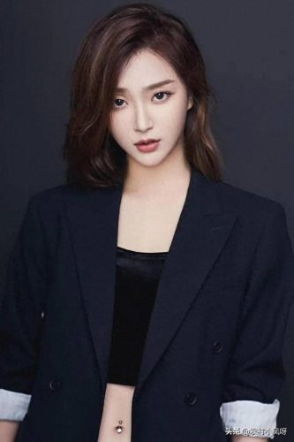 殷叶子个人资料(殷叶子写真图片)插图19