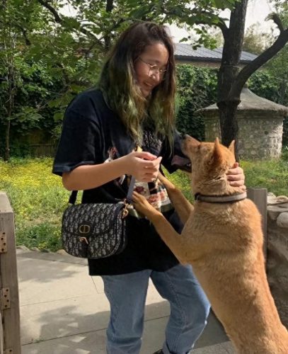 洪晃女儿(洪晃有子女吗)插图6