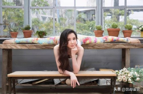 全网化妆高手排名前十(妖艳浓妆红唇化妆视频)插图4