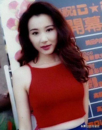 全网化妆高手排名前十(妖艳浓妆红唇化妆视频)插图