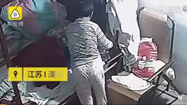 恐怖保姆毒杀老人(恐怖保姆杀老人)插图2