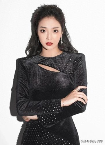 殷叶子个人资料(殷叶子写真图片)插图14