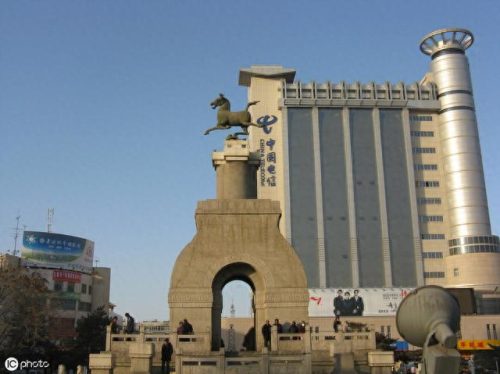 马踏飞燕图片(马踏飞燕是什么意思)插图8