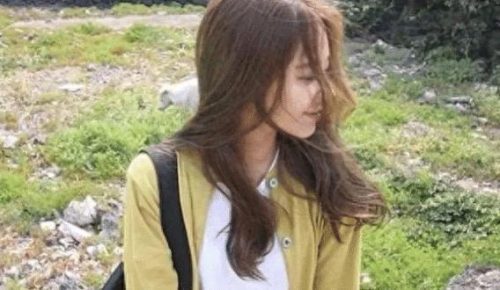 吻住你的脸(男人双手捧住女人的脸吻她)插图2