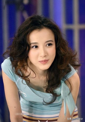 全网化妆高手排名前十(妖艳浓妆红唇化妆视频)插图2