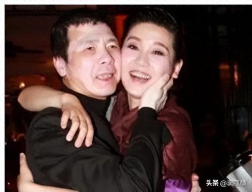 冯小刚前妻与徐帆对比(冯小刚前妻徐帆现状)插图1