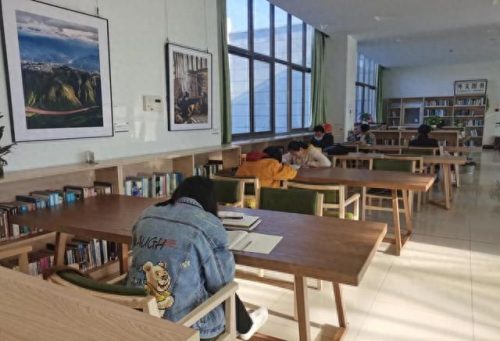 红河学院图书馆(红河学院)插图6