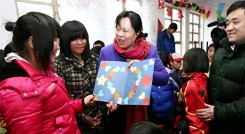 高铁一姐(高铁解说员网红小姐姐)插图3