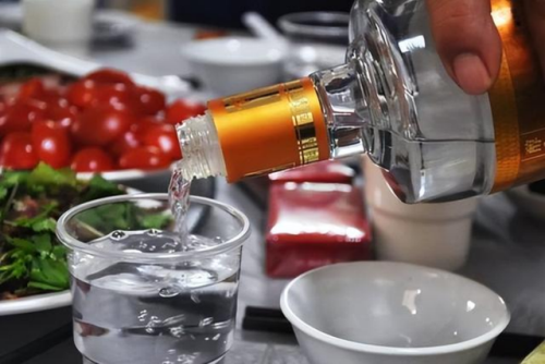 贵州民营白酒排名前十(贵州茅台镇盈之坊白酒)插图