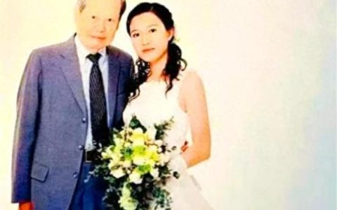 翁帆的爸爸(张国立与翁帆关系)