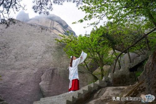 山岳景色排名前十(中国最著名山峦)插图1